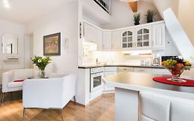 Comeback Apartment Central